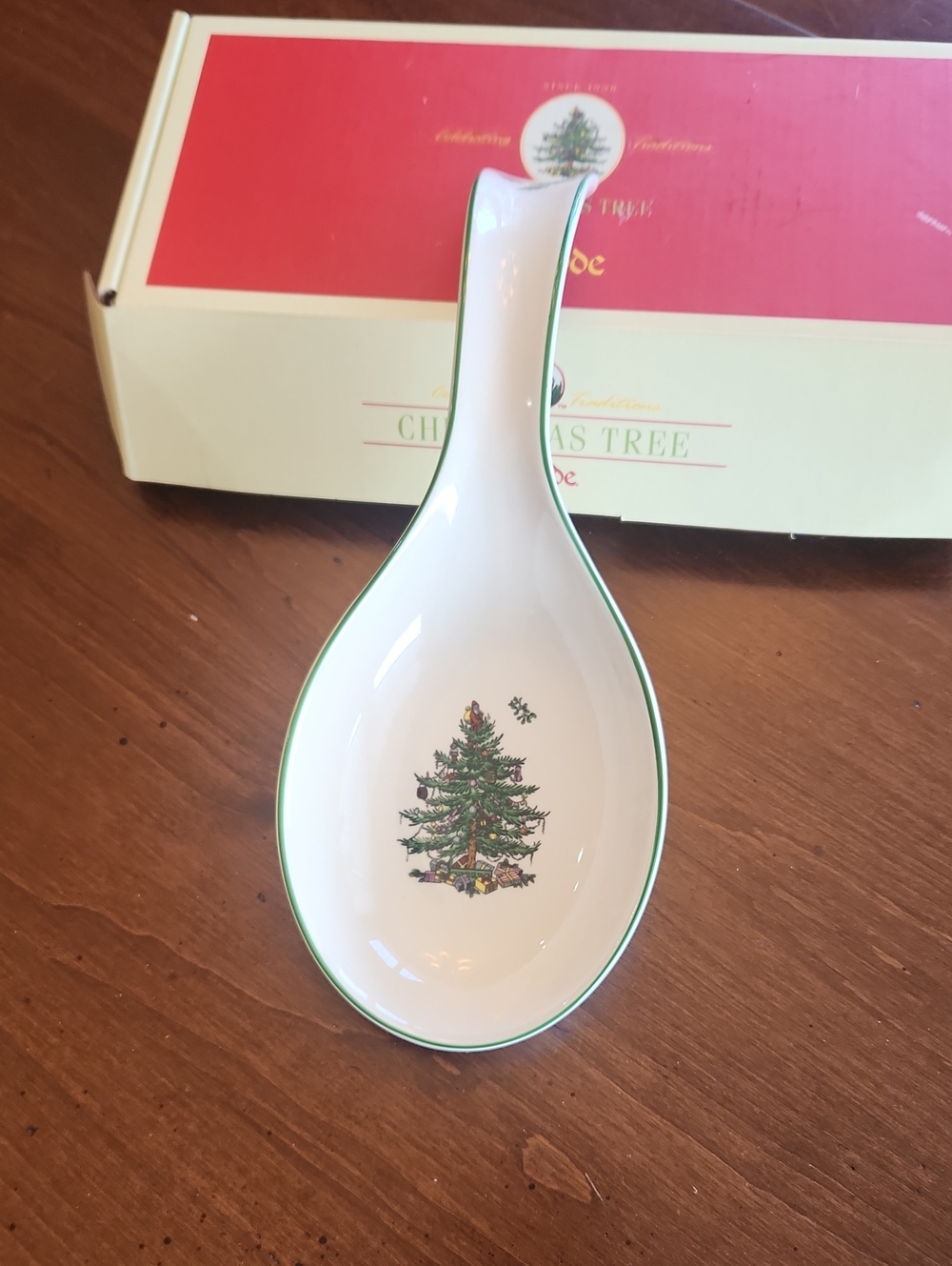 Spode White Spoon Rest with Green Trim and Christmas Tree Motif